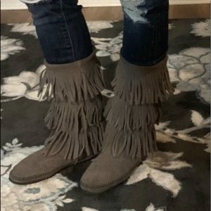 Minnetonka fringe boots